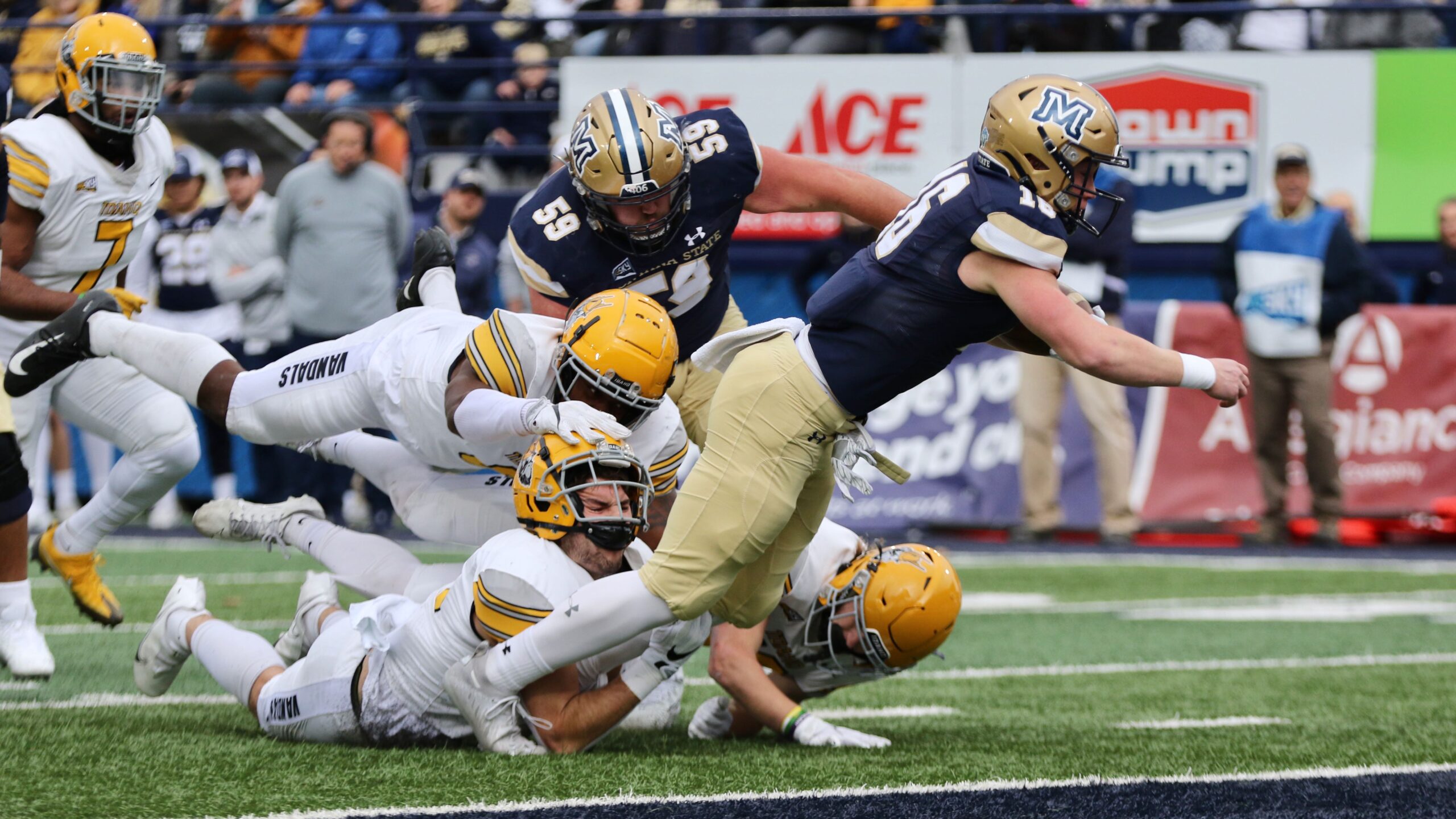 THE LEGEND OF TOUCHDOWN TOMMY: Butte boy leads Bobcats to unprecedented  heights – Skyline Sports