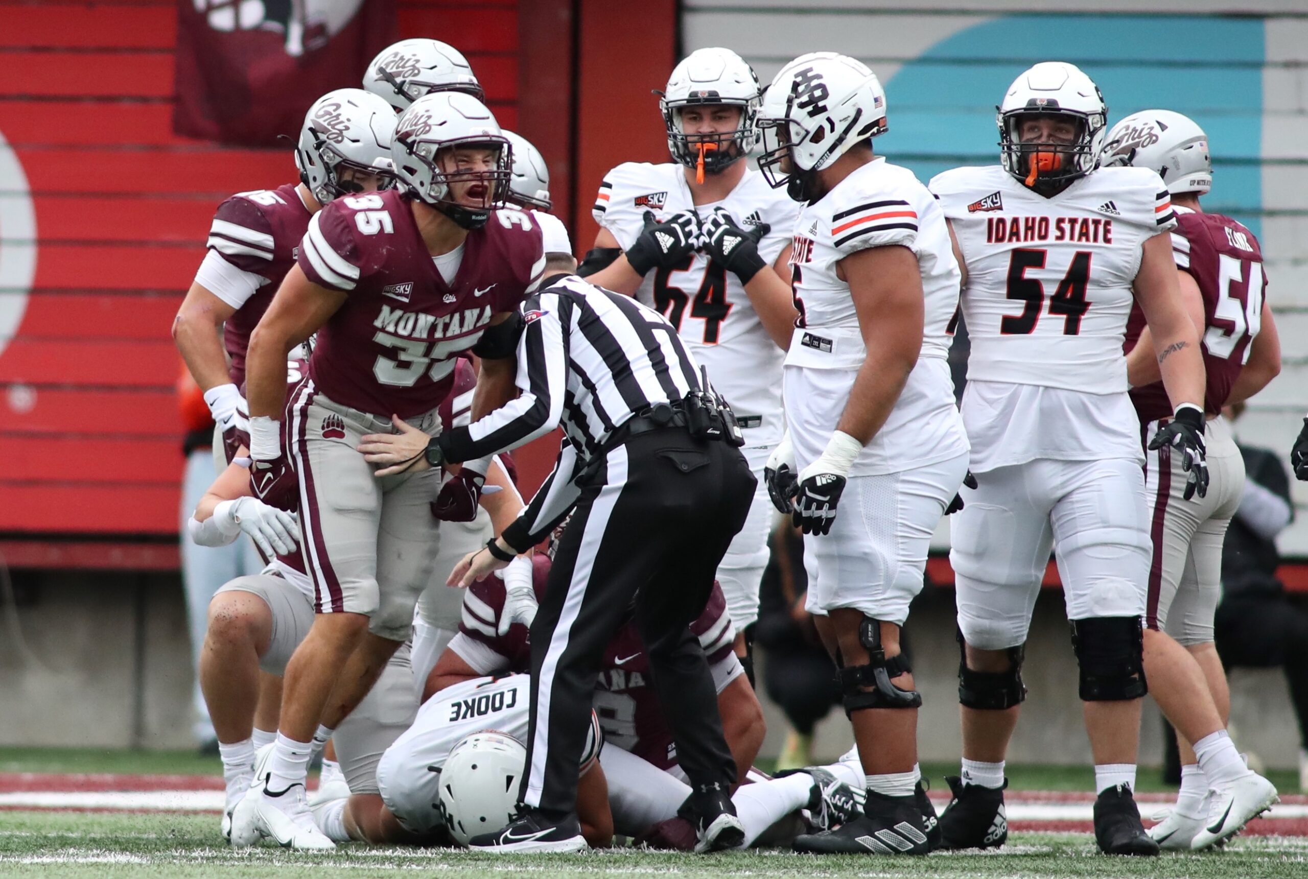 Montana linebacker Braxton Hill (35) in 2023/by Brooks Nuanez