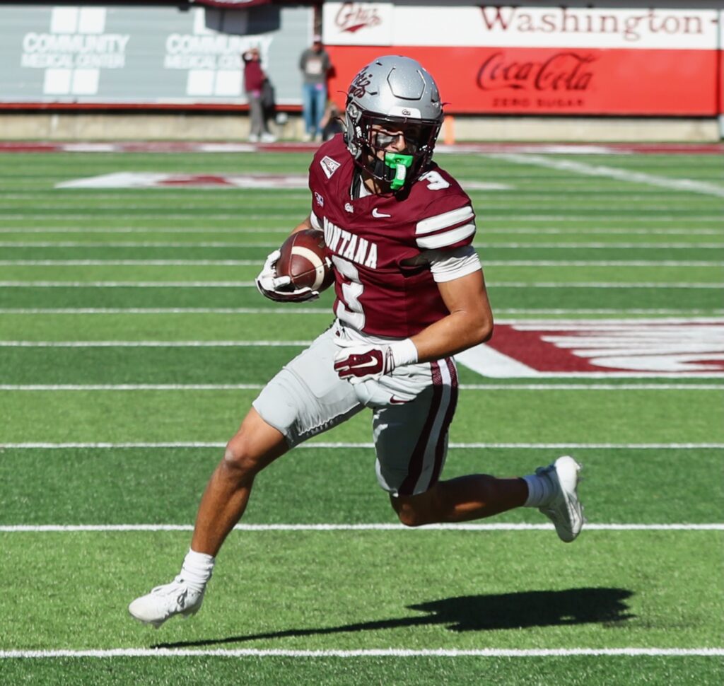 Brooks Davis runs after the catch