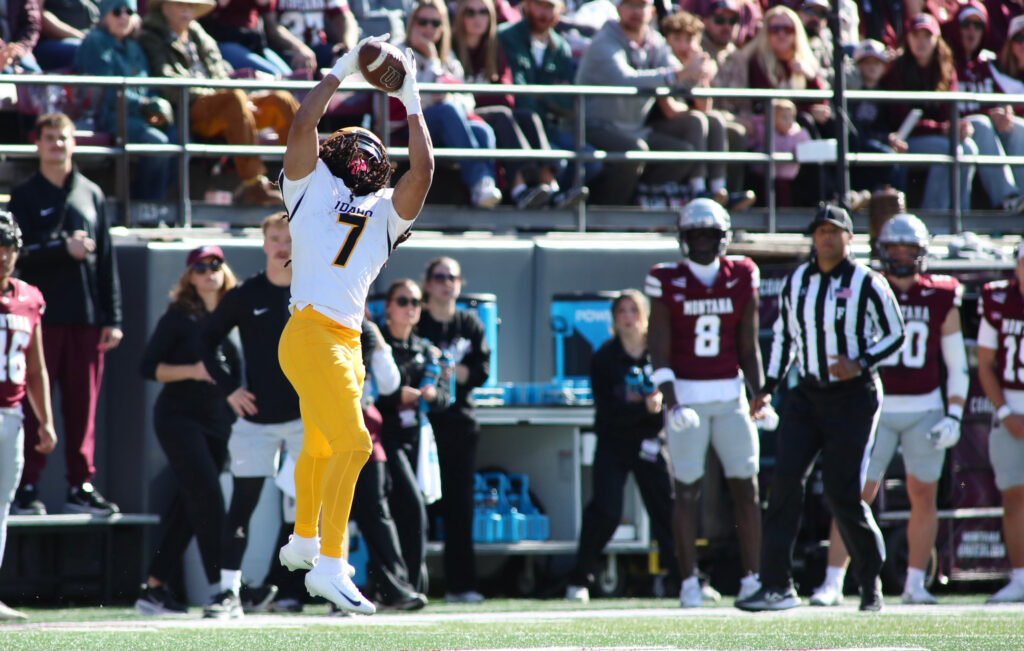 Damonte Bias leaping catch on Griz sideline