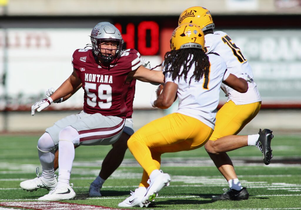 Damonte Bias runs past Griz No. 59