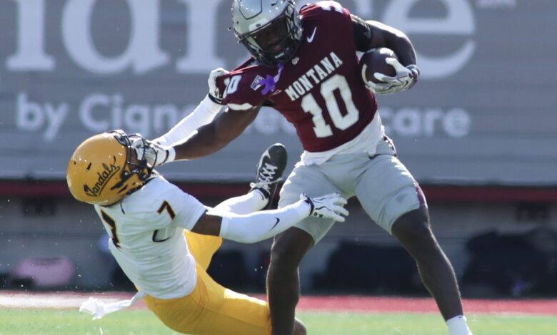 Eli Gillman stiff arms Aaron Kinsey