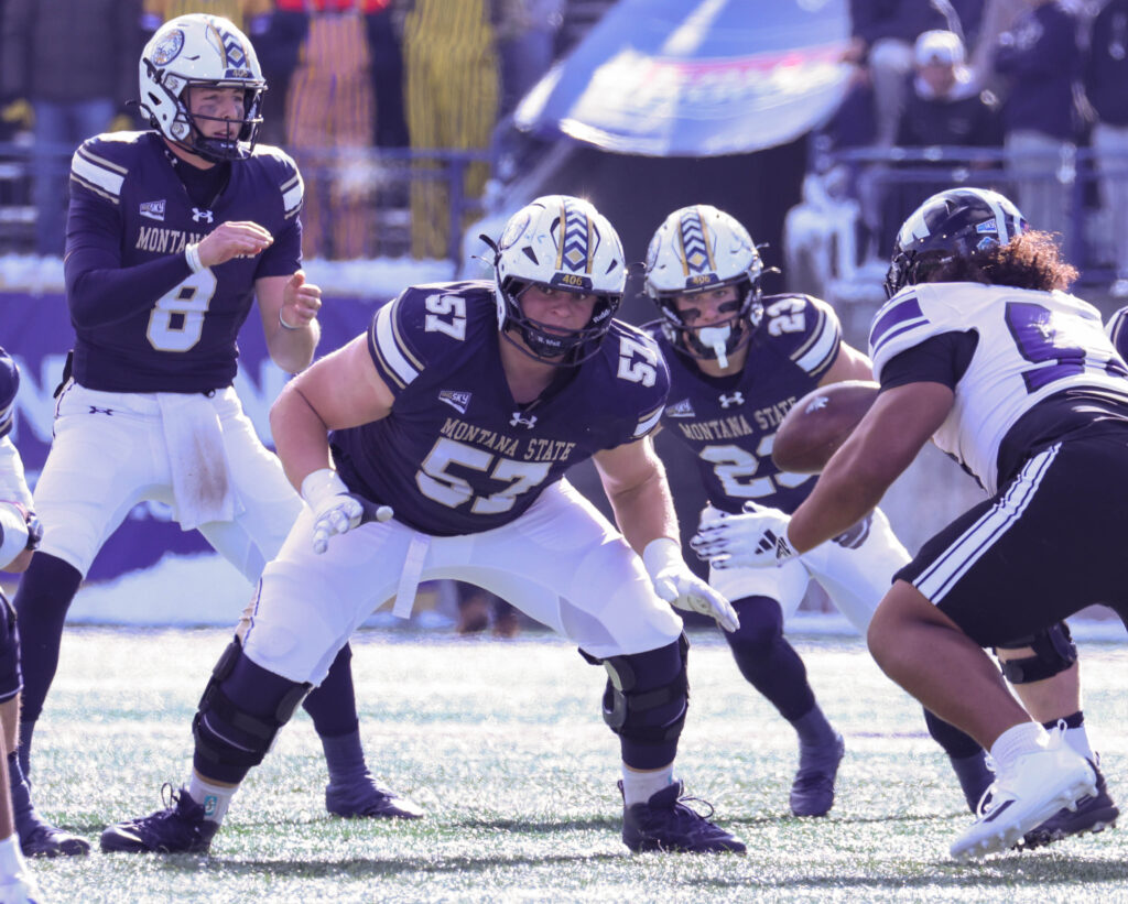 Everett Carr sets up in pass protection