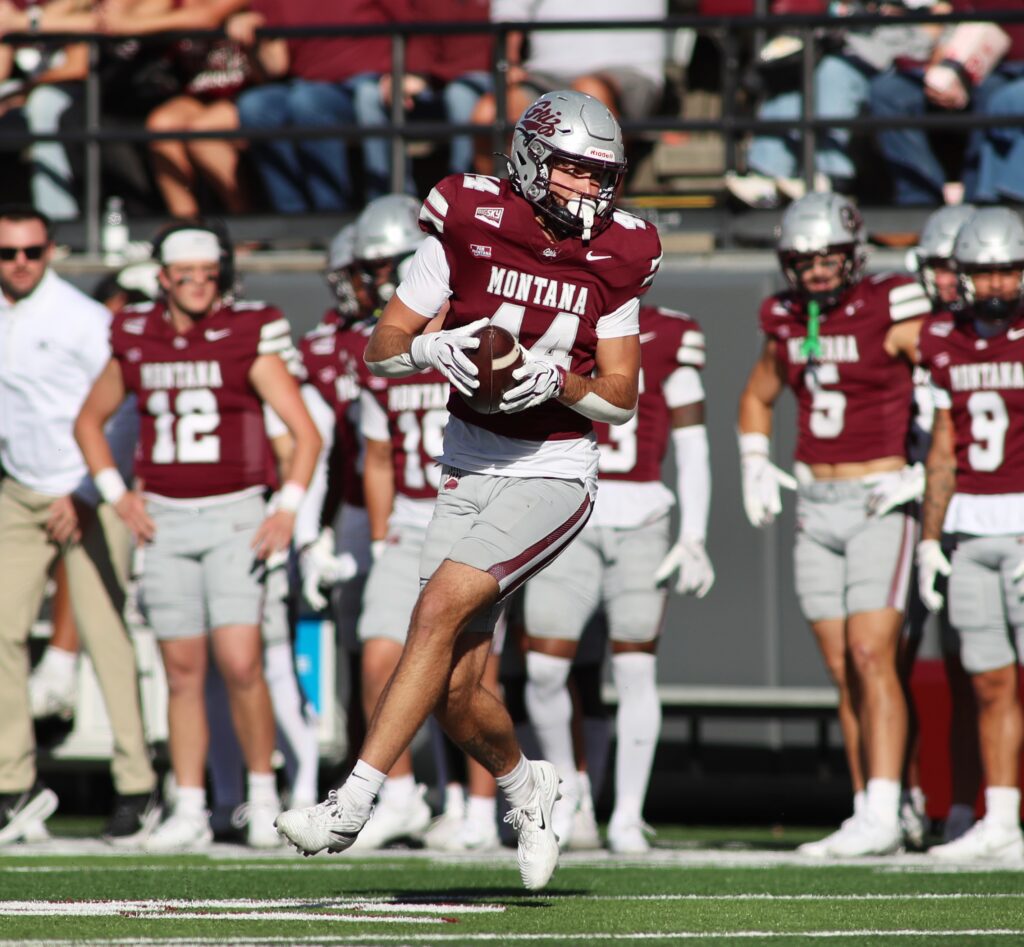 Titus Rohrer hauls in a pass